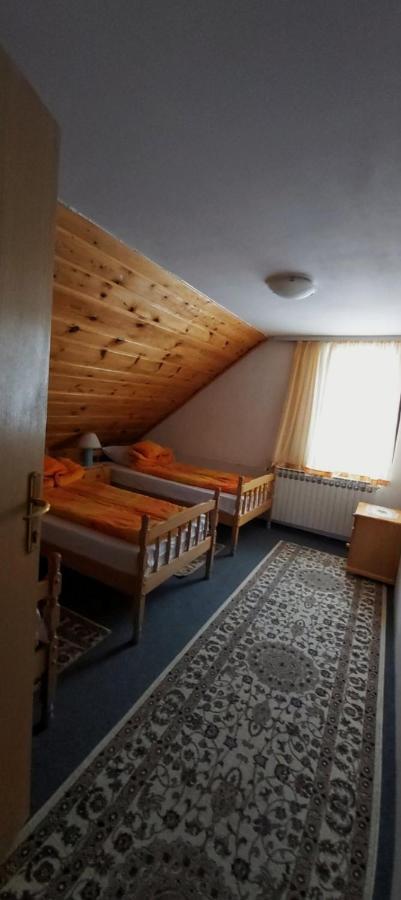 Bed And Breakfast Vila Lala Яхорина Экстерьер фото