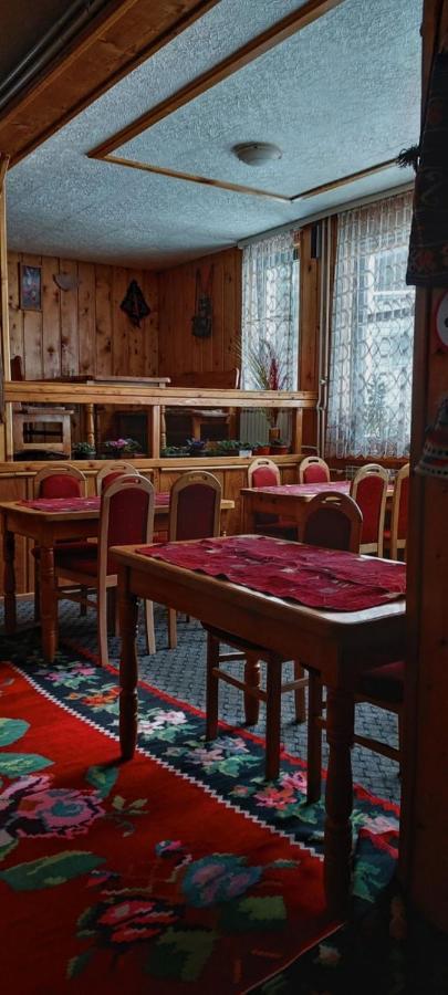 Bed And Breakfast Vila Lala Яхорина Экстерьер фото