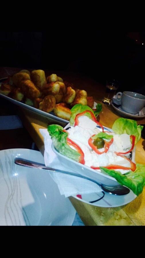 Bed And Breakfast Vila Lala Яхорина Экстерьер фото