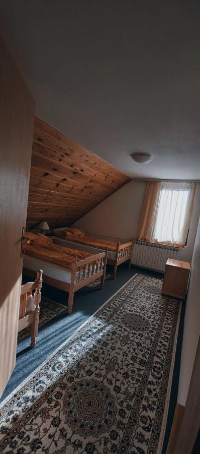 Bed And Breakfast Vila Lala Яхорина Экстерьер фото