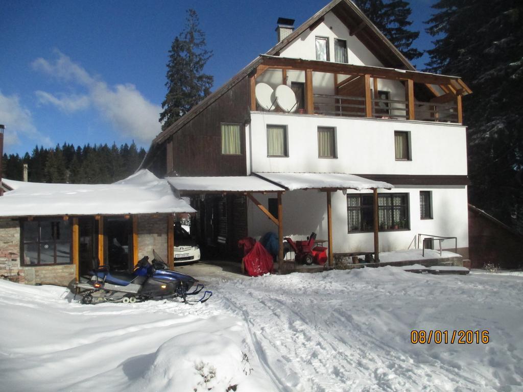 Bed And Breakfast Vila Lala Яхорина Экстерьер фото